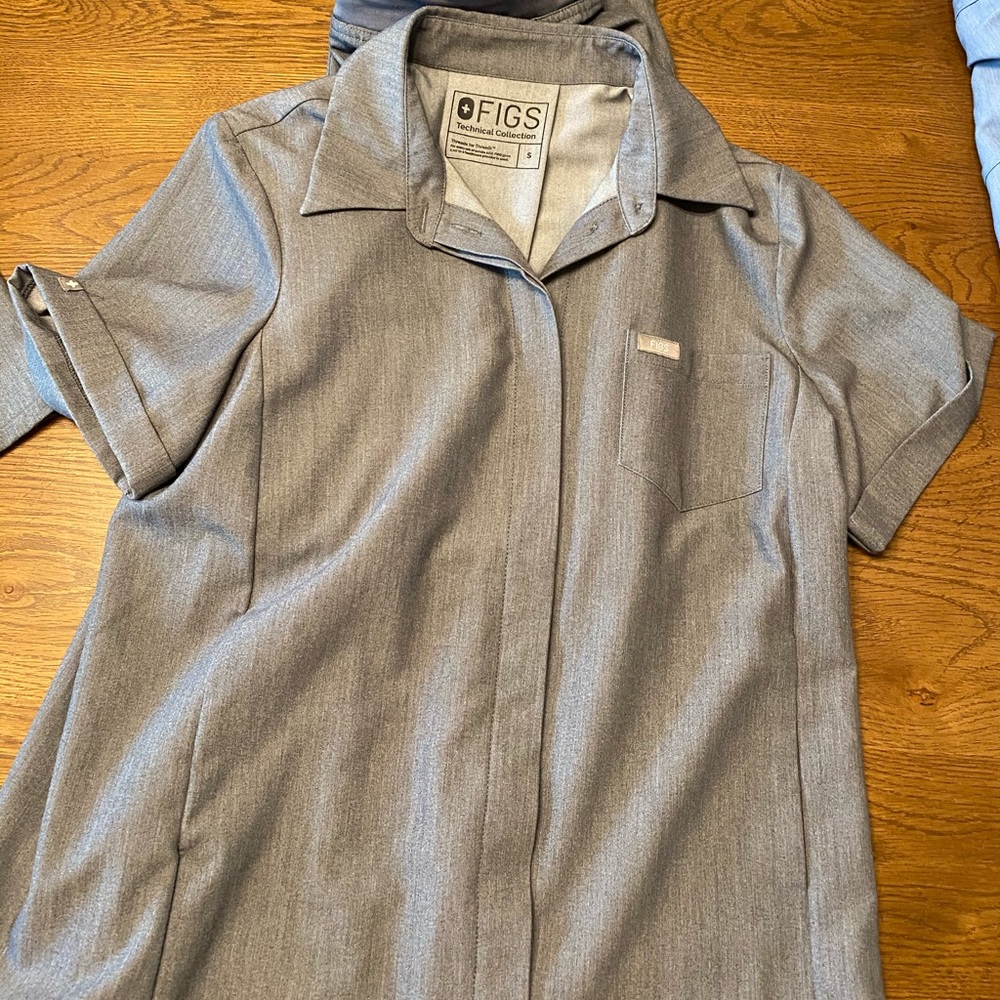 Figs scrubs. Lightly worn.